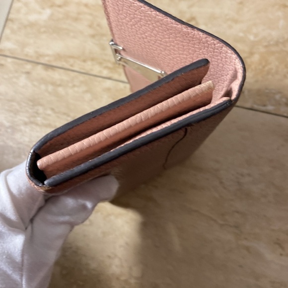 Louis Vuitton vintage Capucines Long Wallet in Magnolia Pink leather - Picture 6 of 15